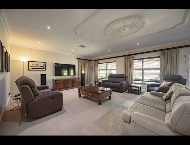9 BEDROOM HOUSE FOR SALE IN WESTVILLE